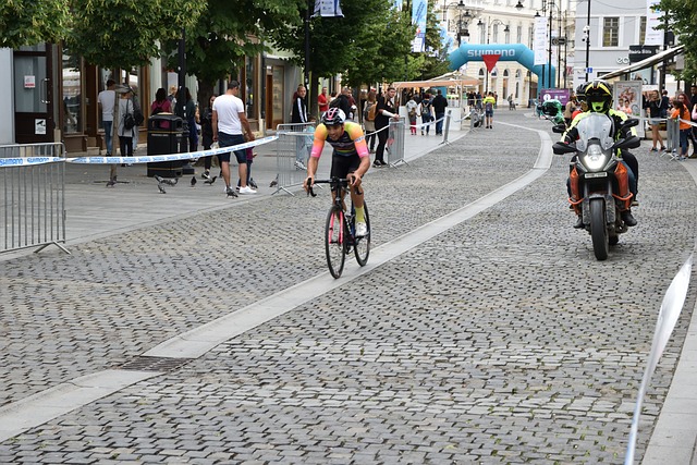 中超保級組第16輪廣州富力2-1青島黃海 阿德裏安傳射建功.